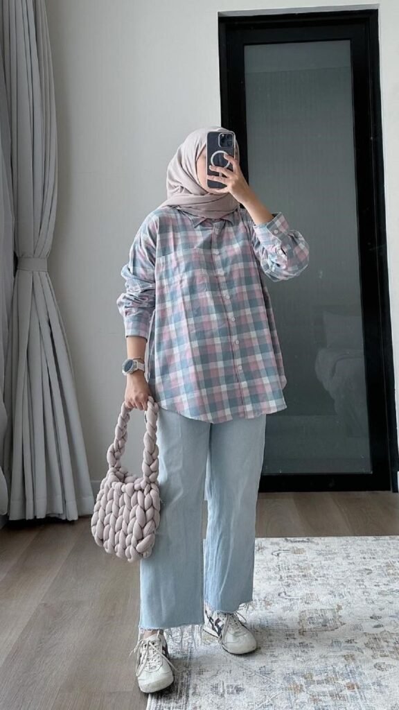 WOMEN'S COLLECTION IN KOTTAKKAL, PLAID SHIRT WITH A LOOSE, COMFORTABLE FIT.